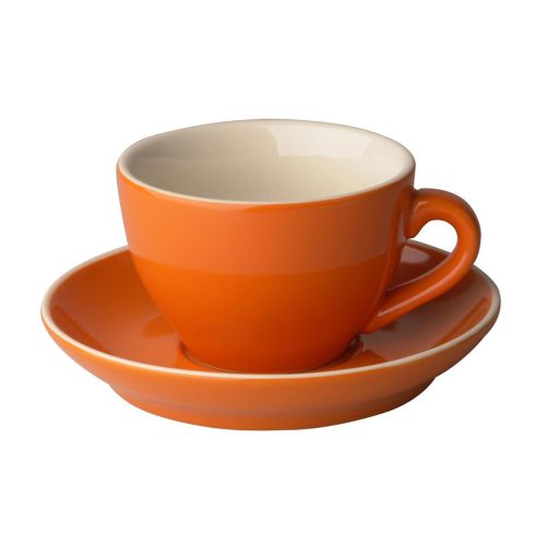 Bedrukken van een oranje Robusta cappuccinokop en schotel